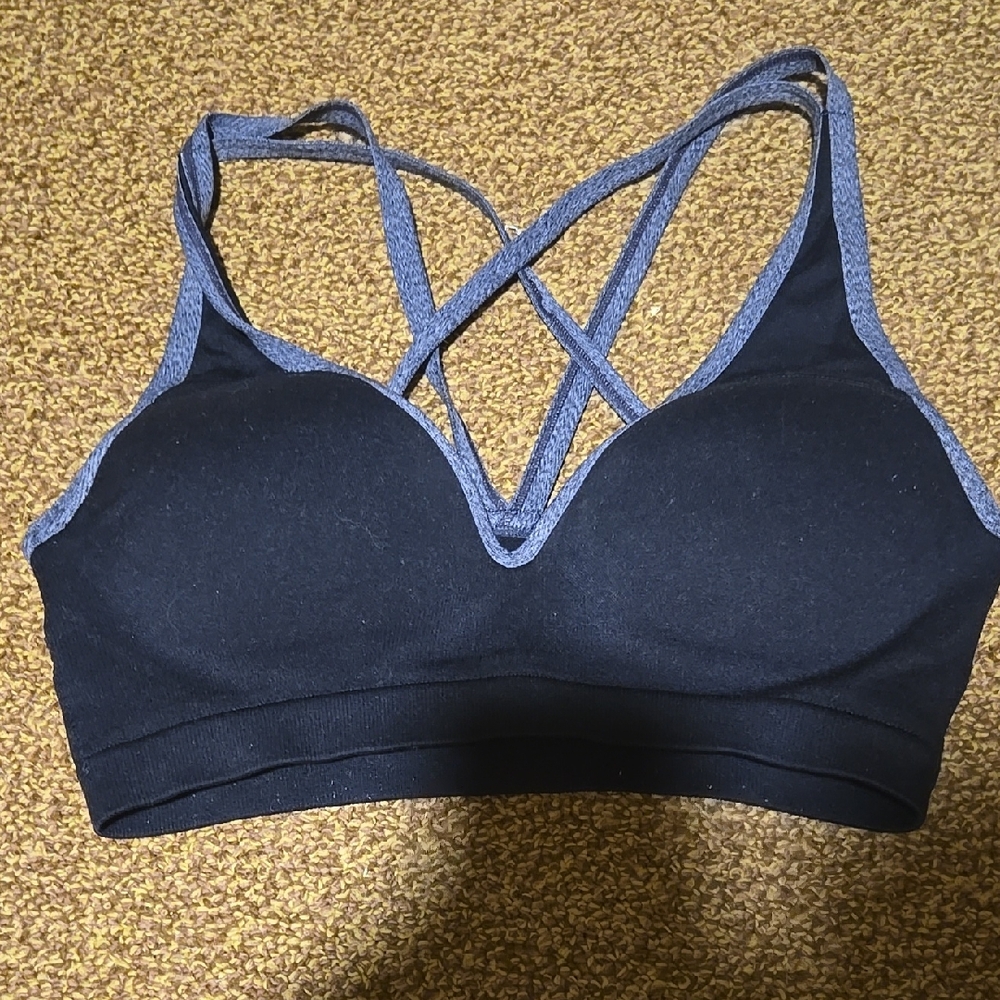 PINK Victoria's Secret Black and Gray Seamless Sports Bra